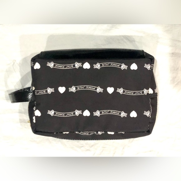 🛍️BETSEY JOHNSON Banners/Roses Cosmetic/Toiletry Travel Bg size8x7 NWTag holder - Picture 9 of 15